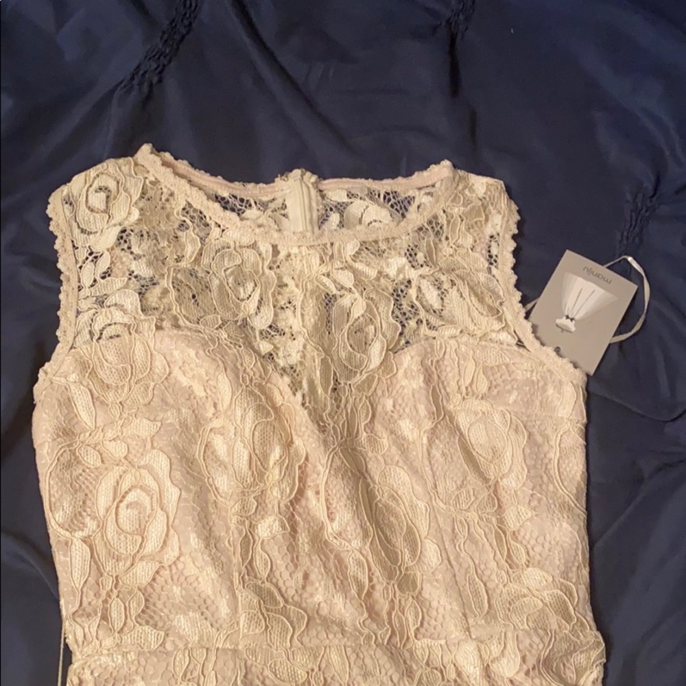Maniju Beige Lace Maxi Dress w/tie waist side slit